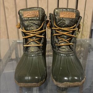 Sperry Top-Sider Saltwater Shiny Womens sz 8 Duck Boots Quilted Olive